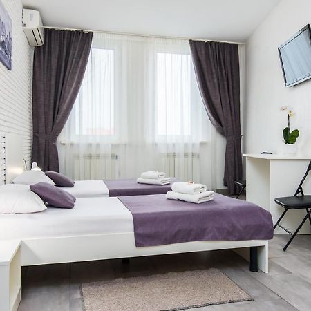 Skyhome Mini-Hotel Kiev Bagian luar foto