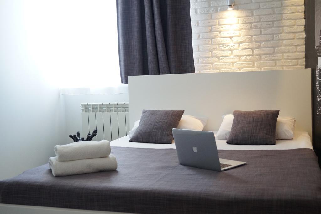 Skyhome Mini-Hotel Kiev Bagian luar foto