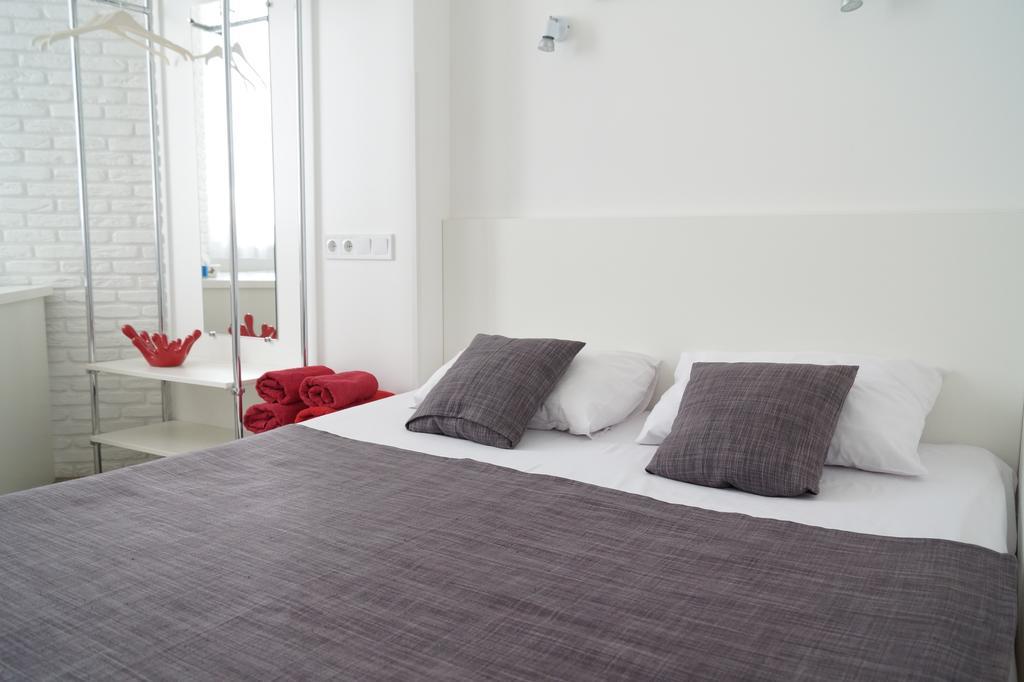 Skyhome Mini-Hotel Kiev Bagian luar foto
