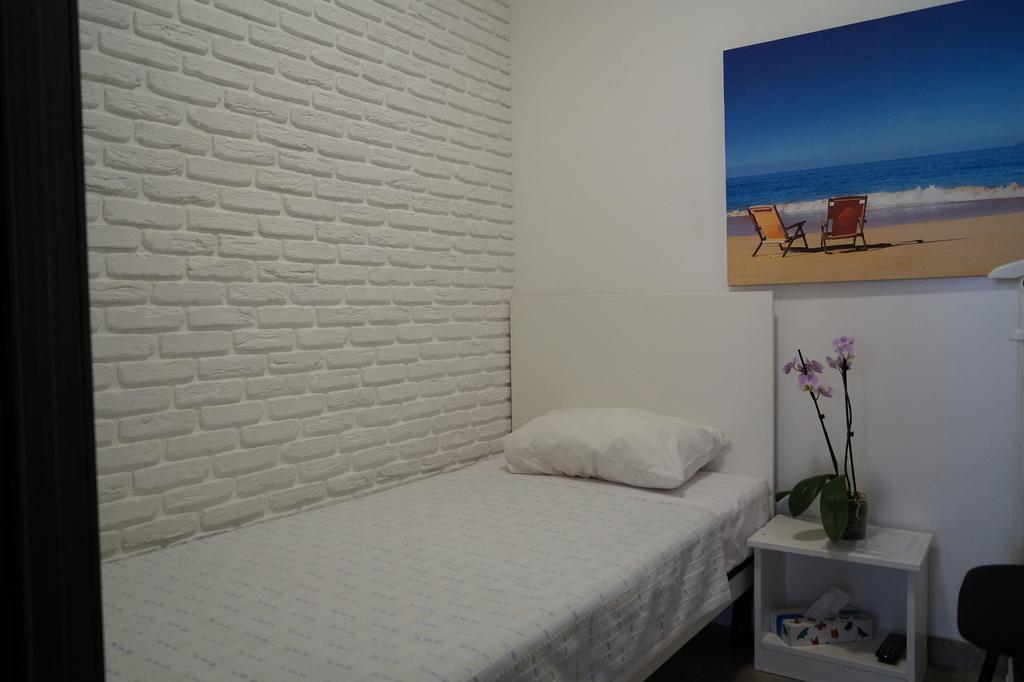Skyhome Mini-Hotel Kiev Bagian luar foto