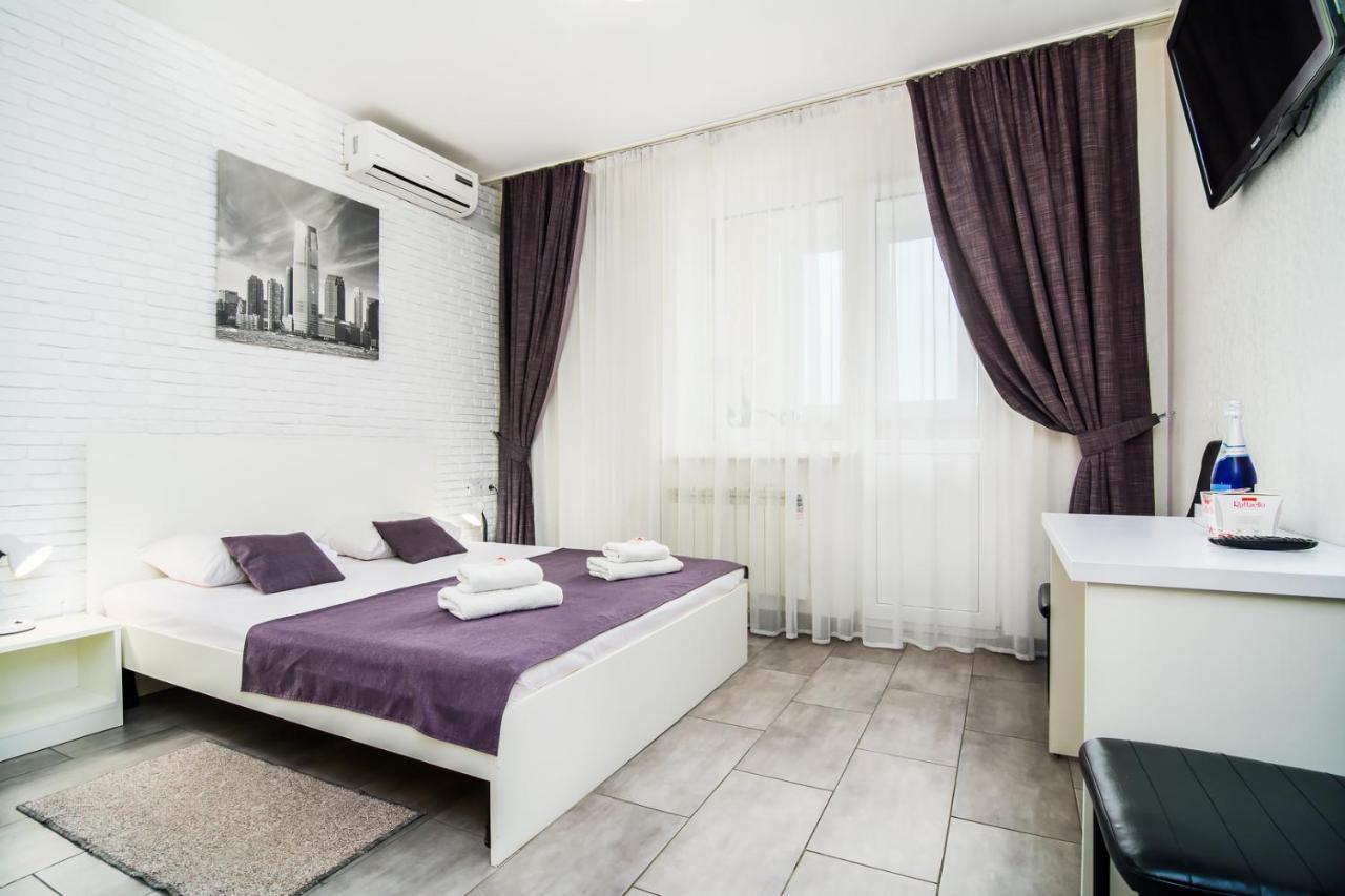 Skyhome Mini-Hotel Kiev Bagian luar foto