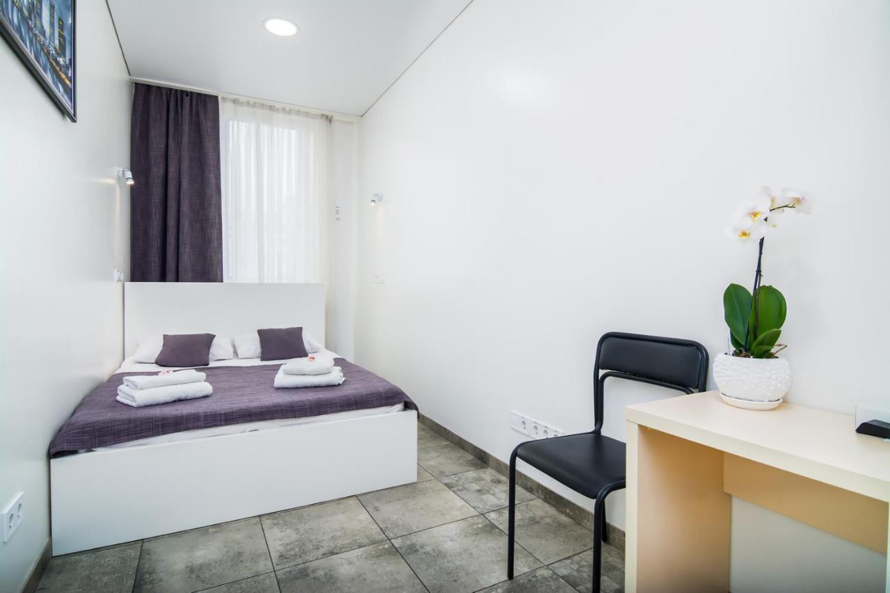 Skyhome Mini-Hotel Kiev Bagian luar foto