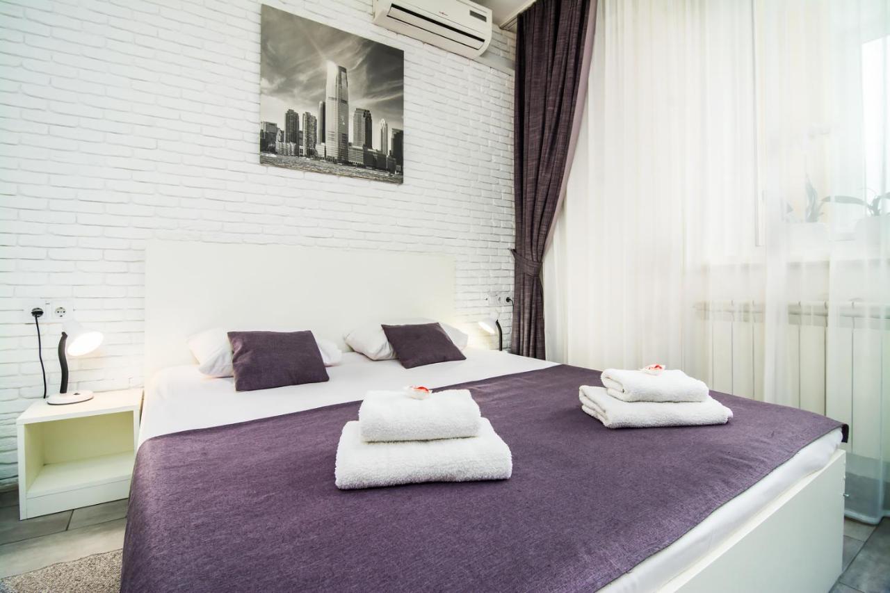 Skyhome Mini-Hotel Kiev Bagian luar foto
