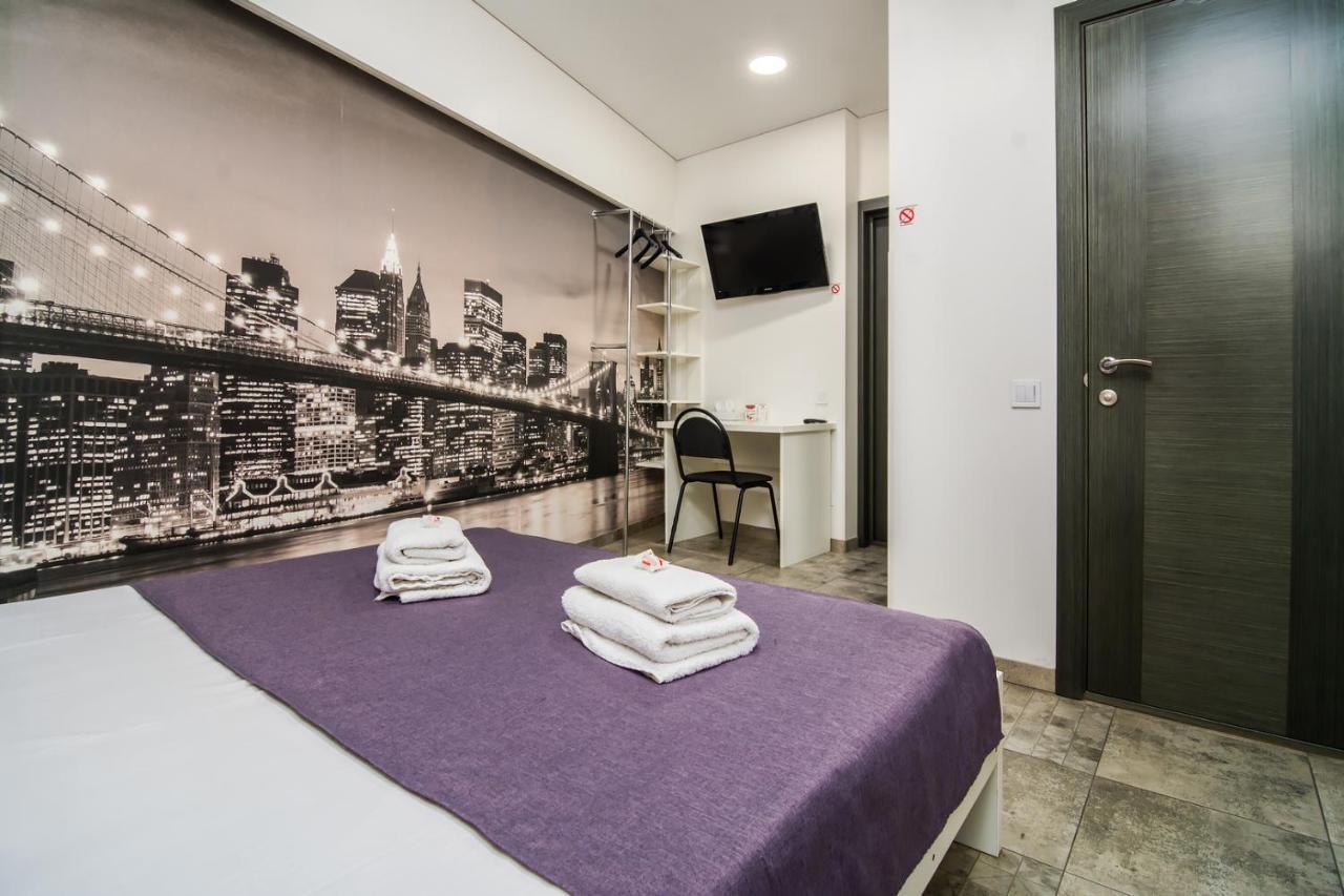Skyhome Mini-Hotel Kiev Bagian luar foto
