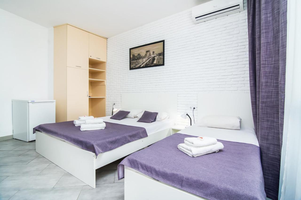 Skyhome Mini-Hotel Kiev Bagian luar foto