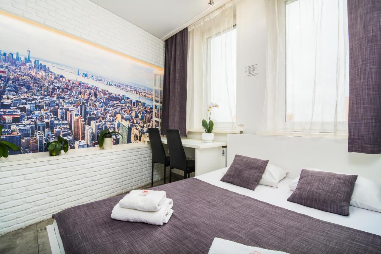 Skyhome Mini-Hotel Kiev Bagian luar foto